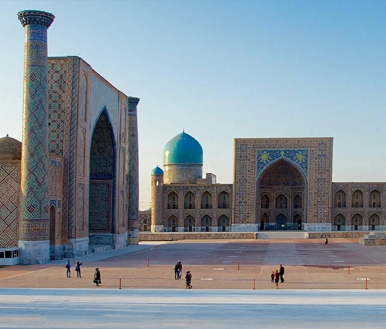 โครงการทาสี Landmark Tower ของ Silk Road Happy World ระยะที่ 2 โครงการเมืองสไตล์ Silk Road